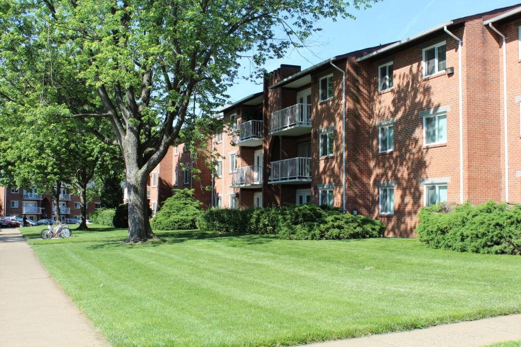 Photos of Fairfax Circle Villa Apartments in Fairfax, VA