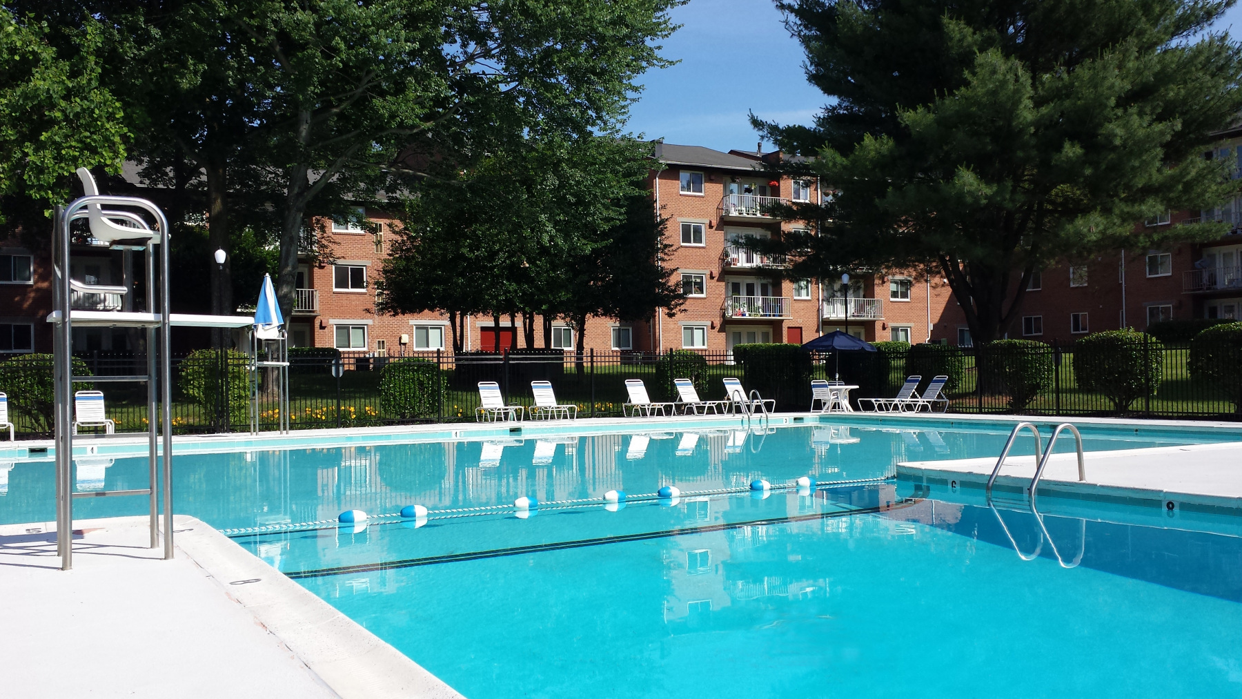 Photos of Fairfax Circle Villa Apartments in Fairfax, VA